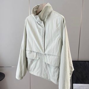 Lululemon Outdoor Sports Waterproof Loose Hooded Short Windbreaker